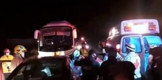 Muere funcionario de fiscalía en Veracruz al chocar contra un autobús de pasajeros