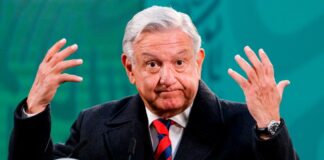 Tunden a la 4T por tuit sobre encuesta que pone a AMLO como el presidente mejor evaluado