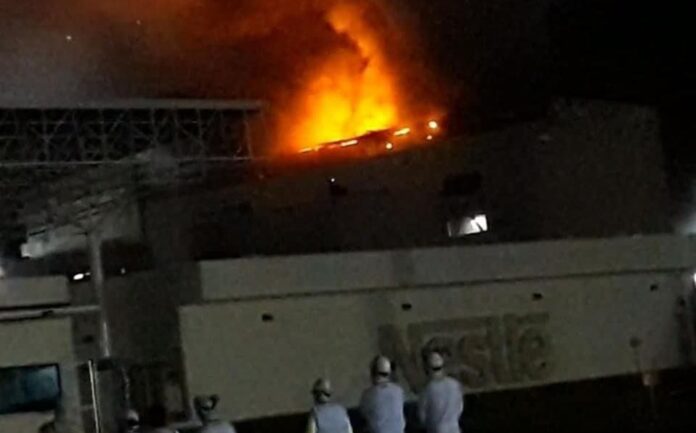 bomberos-trabajaron-sofocar-incendio-isabel_0_37_960_598