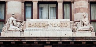 Banxico enciende la alerta: hay riesgos en el sistema financiero