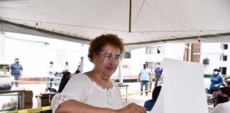 Isabel Inés Romero Cruz cumple como ciudadana con su derecho al voto