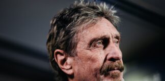 La vida, ascenso y caída de John McAfee, el pionero del software convertido en fugitivo