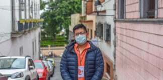 Continúa entrega de placas a jefas y jefes de Manzana