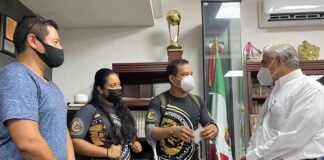 Entrega alcalde apoyos a jóvenes deportistas de Minatitlán