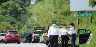 Frenan a conductores en Coatepec; velocidad máxima 60 km/h Operativo radar sobre el bulevar Xalapa-Coatepec