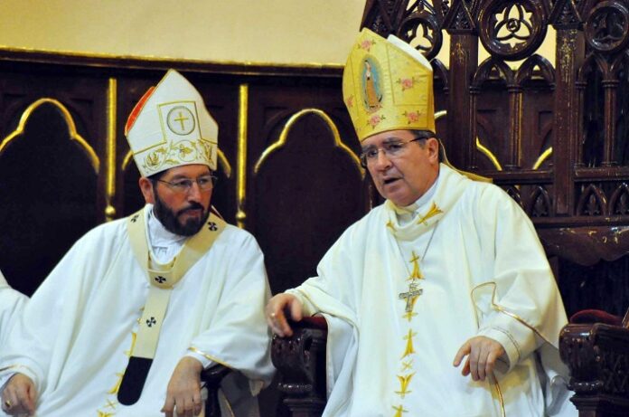 OFICIA EL NUNCIOAPOSTîLICO MISA EN CATEDRAL
