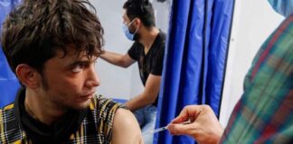 OMS urge a líderes mundiales a acabar con ‘vergonzosa’ desigualdad en vacunas