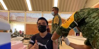Vacunan en Cosoleacaque a jóvenes de 18 y Más