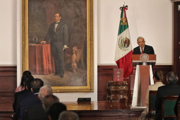 AMLO - Informe 1