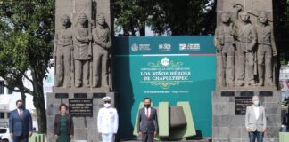 Rinden homenaje a los Niños Héroes en Xalapa