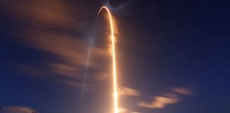 Primeros turistas de SpaceX iniciaron crucero espacial