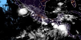 Olaf está en aguas del Océano Pacífico, a 70 km de La Paz