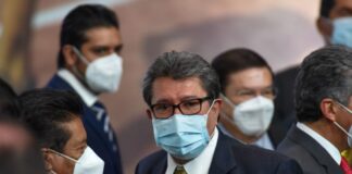 Ricardo Monreal se destapa como candidato presidencial de Morena