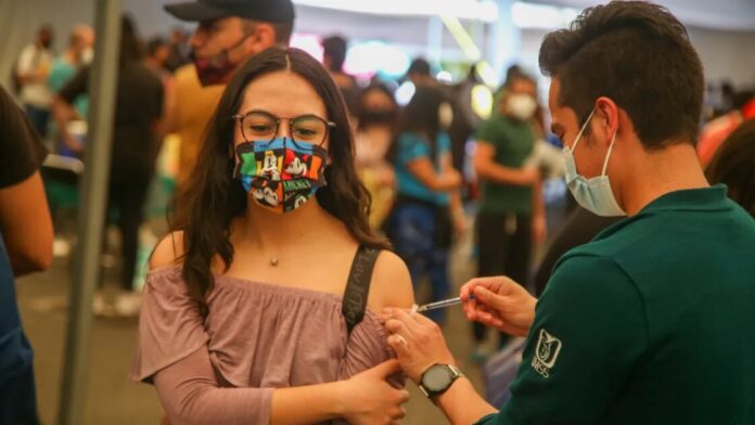 vacunacion-covid-19-segunda-dosis-cdmx-campo-marte-eric-lugo-1.png_423392900