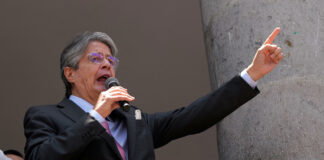 Presidente de Ecuador deberá comparecer en comisión parlamentaria por Papeles de Pandora