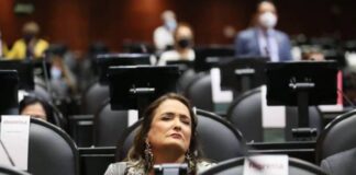 Llueven críticas a morenista Patricia Armendáriz por pedir pruebas de desabasto de medicamentos