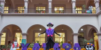 Llegan las catrinas a Palacio Municipal de Xalapa