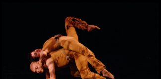 Disfruta de Retratos de locura, obra de danza contemporánea para adolescentes y adultos