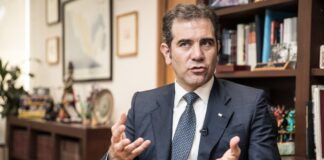 INE rechaza propuesta de Morena para recolectar en papel firmas para la revocación de mandato