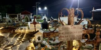 Rinde Ayuntamiento de Cosoleacaque homenaje a todos los fieles difuntos