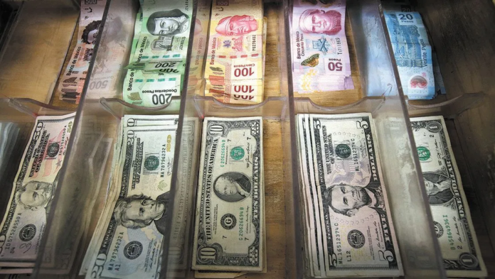 pesos_dolares_reuters_x1x.jpg_1093282975