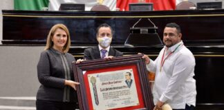Entregan la Medalla «Alfonso Ruiz Cortines» a Luis Antonio Rodríguez Pulido