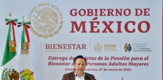 Entrega Cuitláhuac García apoyos a adultos mayores