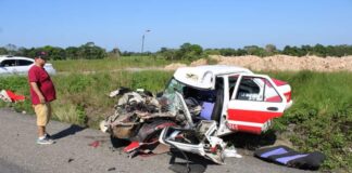 Graves lesiones presenta taxista de la unidad 424 tras accidente sobre la carretera Las Choapas-Ocozocuautla