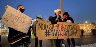 Estudiantes y profesores de la ENAH protestan frente a Palacio Nacional por falta de contrataciones y presupuesto