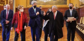 AMLO y John Kerry pactan elevar potencial de México y EU en energías limpias