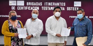 Reciben Maestros de Coatzacoalcos certeza jurídica con módulo itinerante