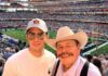 Armando Guadiana senador de Morena presume foto en el Super Bowl