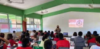 Estudiantes de Coatzacoalcos reciben pláticas de prevención de violencia en el noviazgo