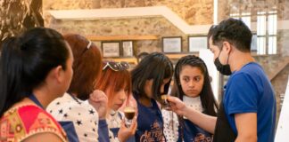 Reciben hijas de cafeticultores taller de agrobarismo en Córdoba