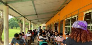 Realizan pláticas de prevención de drogas en escuelas de la zona rural de Minatitlán