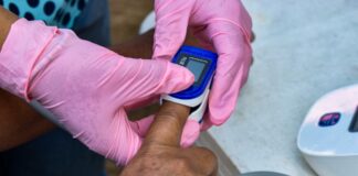 Acercan autoridades de Coatzacoalcos brigada de salud a clasificadores de desechos de Villa Allende