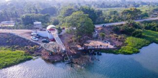 Decenas de minatitlecos disfrutan del «Parque Acuático el Manatí» durante las vacaciones