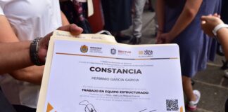 SECTUR entrega constancias de competitividad laboral