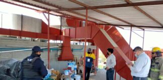 Protección Civil atiende reporte de cortocircuito en tienda departamental de Minatitlán