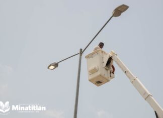 Realizan Mantenimiento de la Red de Alumbrado Público en Minatitlán