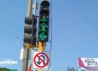 Autoridades de Minatitlán rehabilitan semáforo de Avenida Institutos Tecnológicos