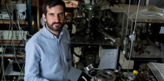 El físico español que logra ‘quemar’ tumores: «España hace buena ciencia, y sería aún mejor sin burocracia»