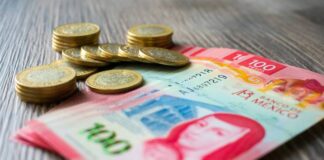 Peso ‘aprovecha’ y gana ante el tropiezo del dólar