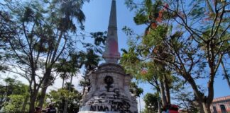 Presenta Ayuntamiento de Córdoba proyecto para retiro de graffiti en Obelisco del parque 21 de Mayo