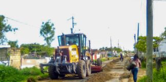 Rehabilitan calles en más de diez colonias de Coatzacoalcos