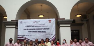 Alcaldesa de San Andrés Tuxtla reconoce a empleados municipales en proceso de jubilación