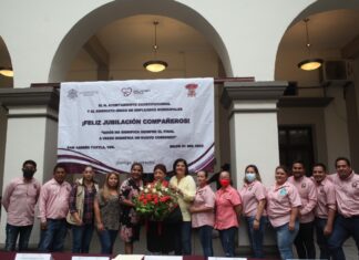 Alcaldesa de San Andrés Tuxtla reconoce a empleados municipales en proceso de jubilación