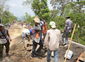 Inicia en San Andrés Tuxtla pavimentación del camino hacia el progreso en Texalpan de Arriba