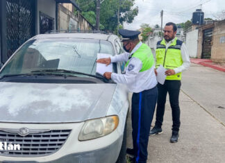 Notifica Tránsito sobre retiro de autos macetas en calles de Minatitlán
