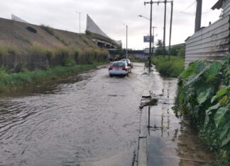 Desazolva Ayuntamiento de Coatzacoalcos canal de la Ampliación López Mateos